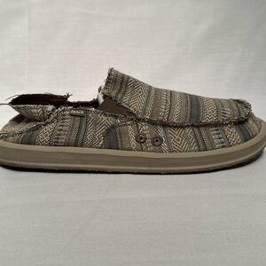 Sanuk sidewalk surfer